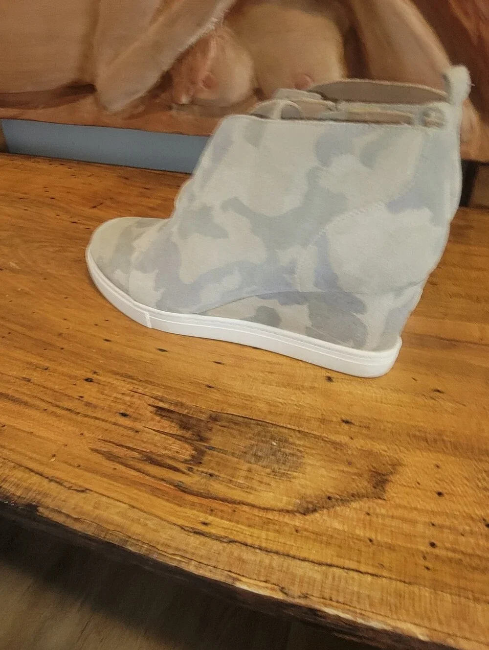 Linea Paolo Camo Anna Wedge Sneakers Size 7. Measures 10